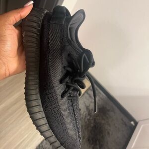 Black Yeezy boost 350 V2 Onyx